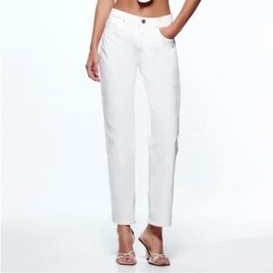 ZARA WHITE HIGH RISE STRAIGHT LEG DENIM JEANS SIZE 2